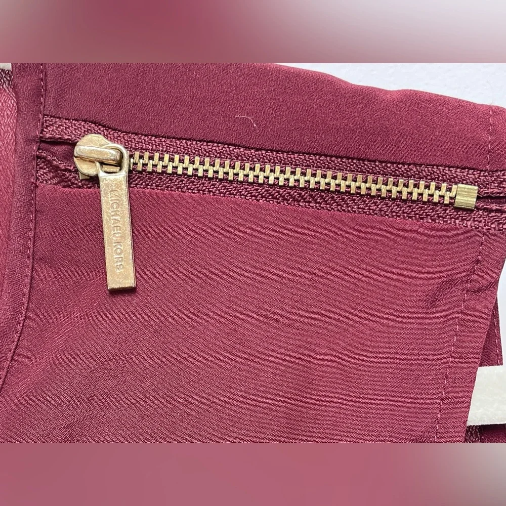 ☀️2/$20 Michael Kors Burgundy Red Boxy Blouse Sleeveless Top Zip Shoulder Design